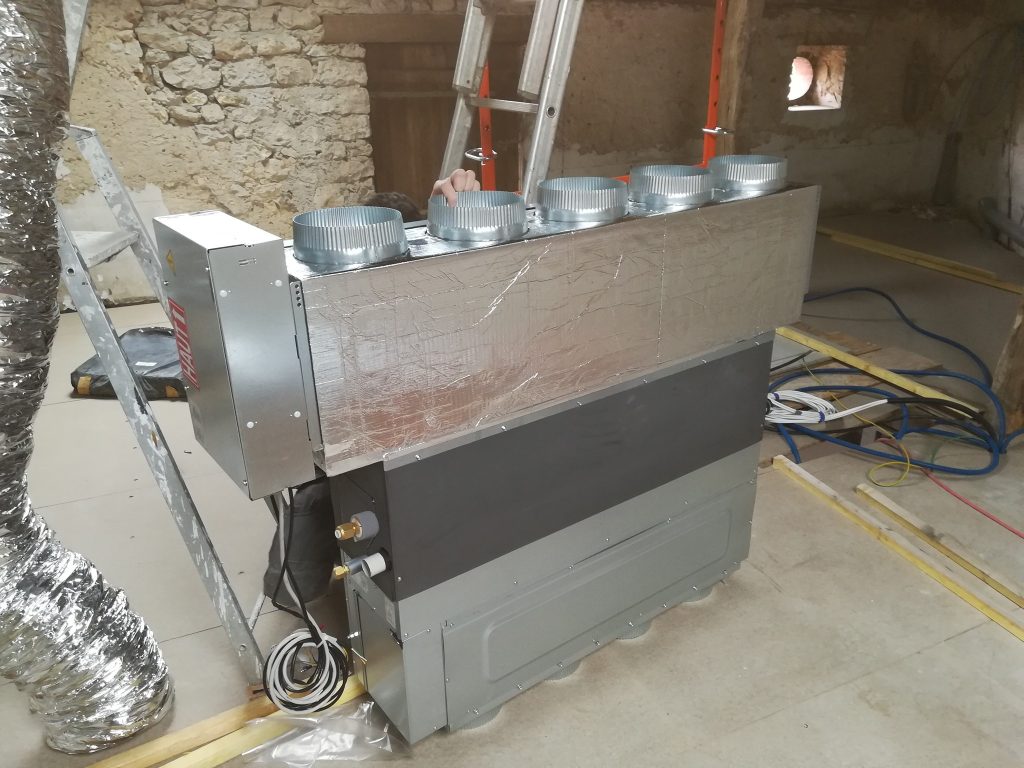 77113180_2868336553185500_204758094775844864_n